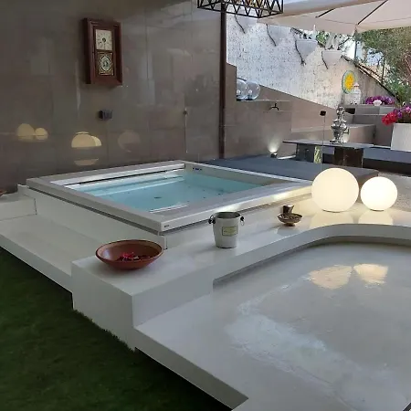 Daire Last Minute Garden And Jacuzzi,the Gorgeus !adult Only