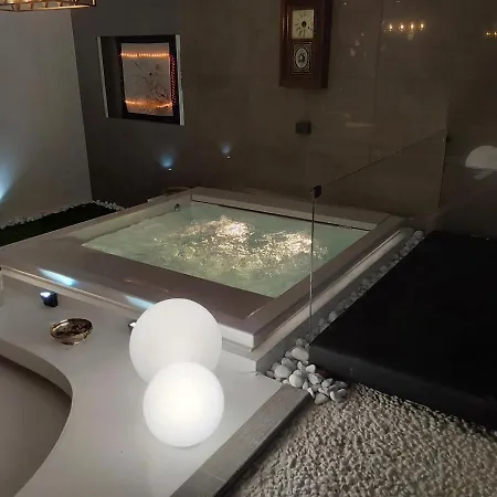 Last Minute Garden And Jacuzzi,the Gorgeus !adult Only Daire