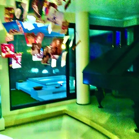 Апартаменти Last Minute Garden And Jacuzzi,the Gorgeus !adult Only Ла-Спеція