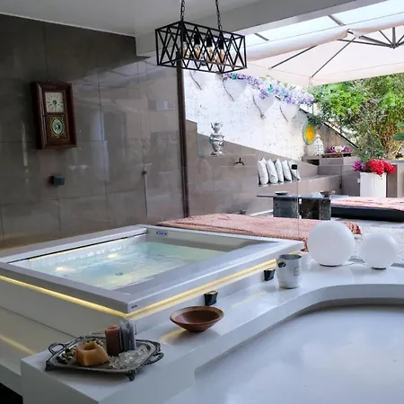 Last Minute Garden And Jacuzzi,the Gorgeus !adult Only