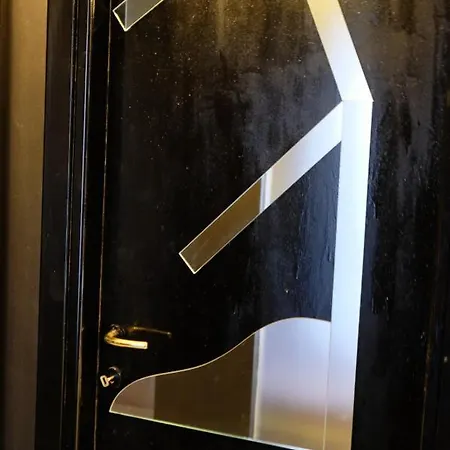 Апартаменти Last Minute Garden And Jacuzzi,the Gorgeus !adult Only Ла-Спеція