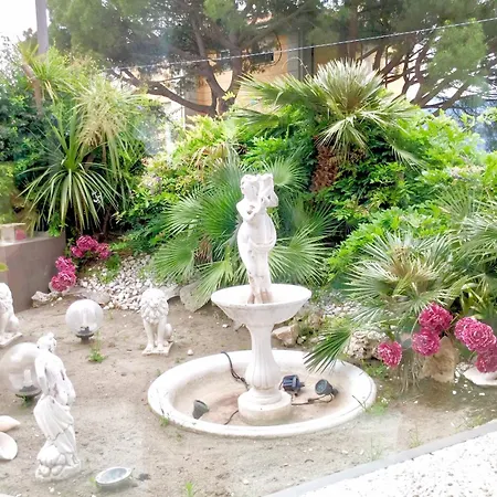 Last Minute Garden And Jacuzzi,the Gorgeus !adult Only Ла-Спеція